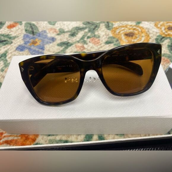 Prada Tortoise Shell Sunglasses - Picture 4 of 10